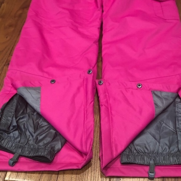 Hot pink snow pants - Picture 3 of 6